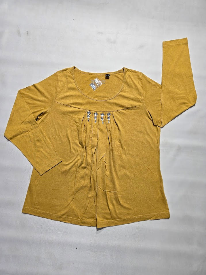 Women's top with stone