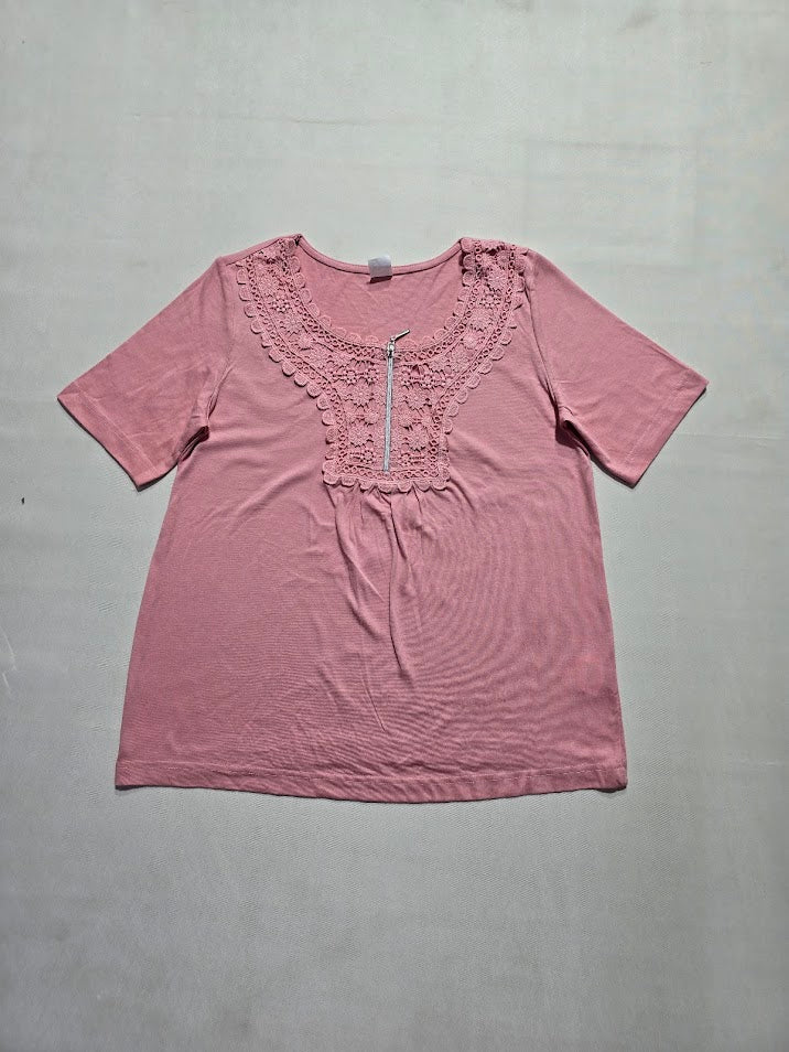 Women's top with lace and zipper