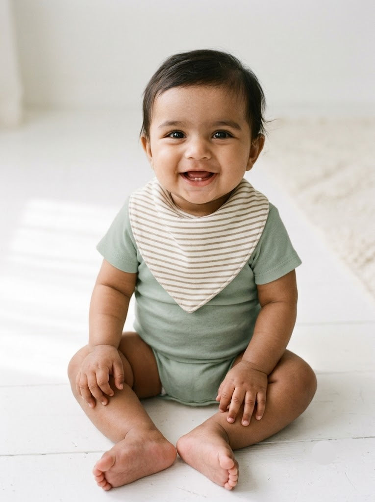 Baby's bibs - White and brown striped