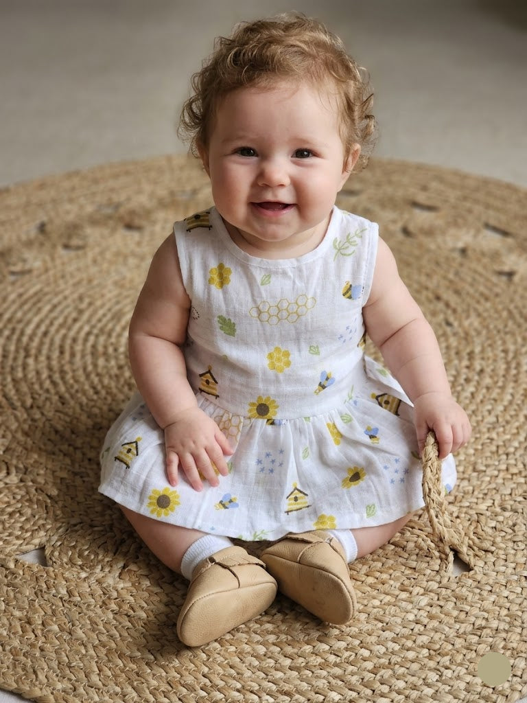 Baby's muslin frock button - Honey comb
