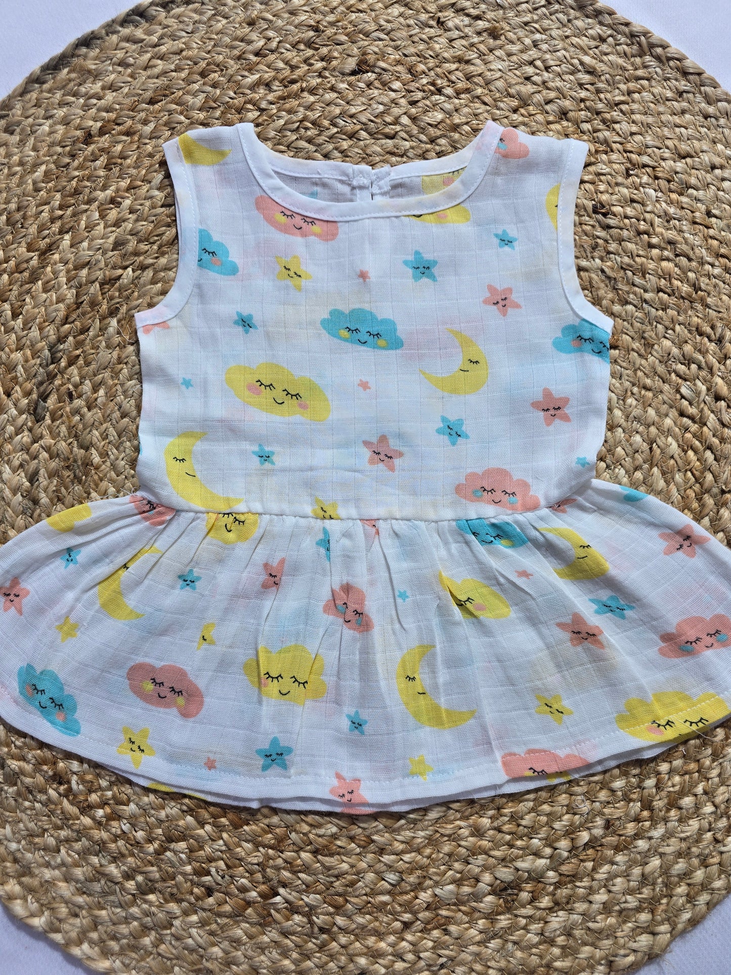 Baby's muslin frock button - Cloud