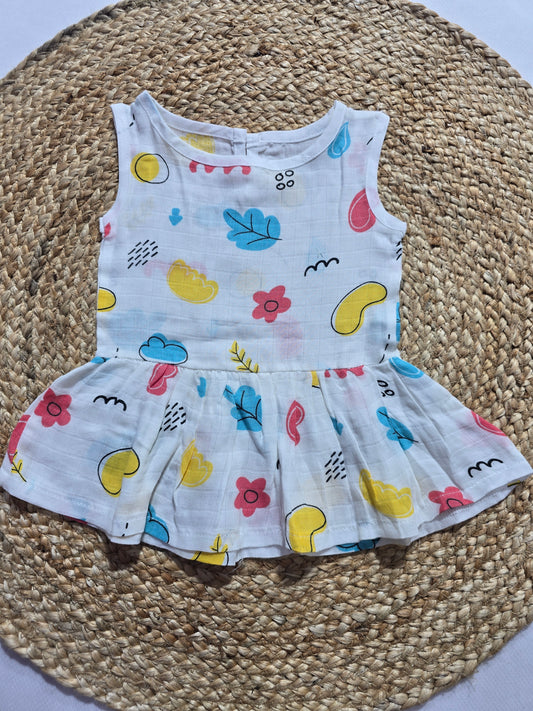 Baby's muslin frock button - Leaf