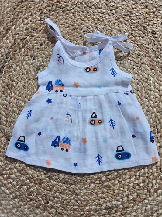 Baby's muslin frock knot - Car