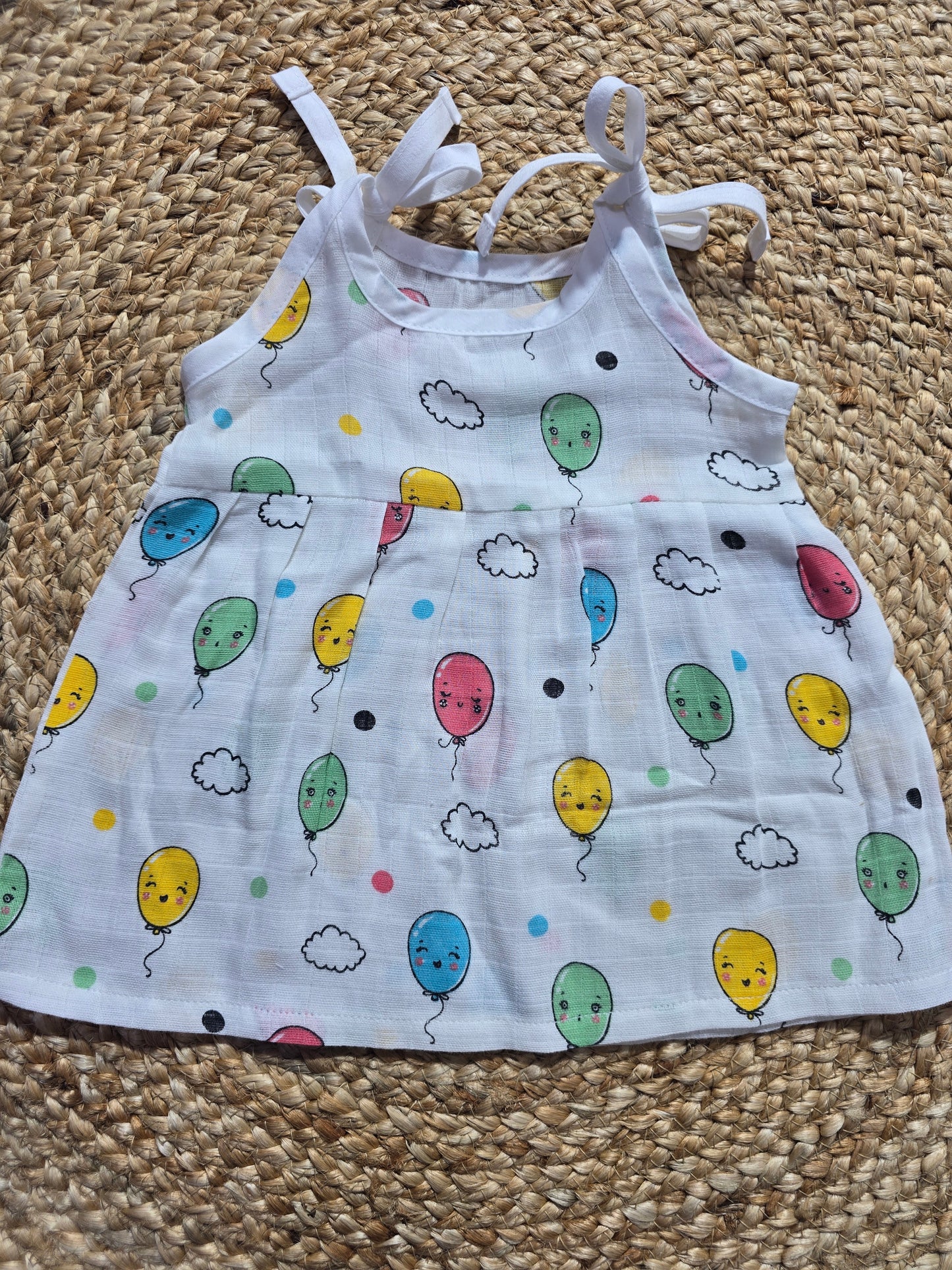 Baby's muslin frock knot - Baloon