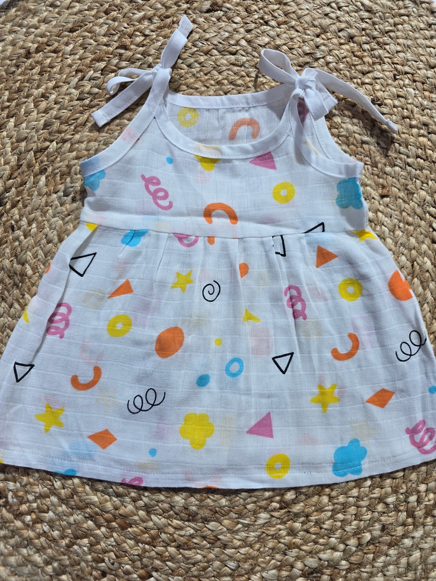 Baby's muslin frock knot - Shapes