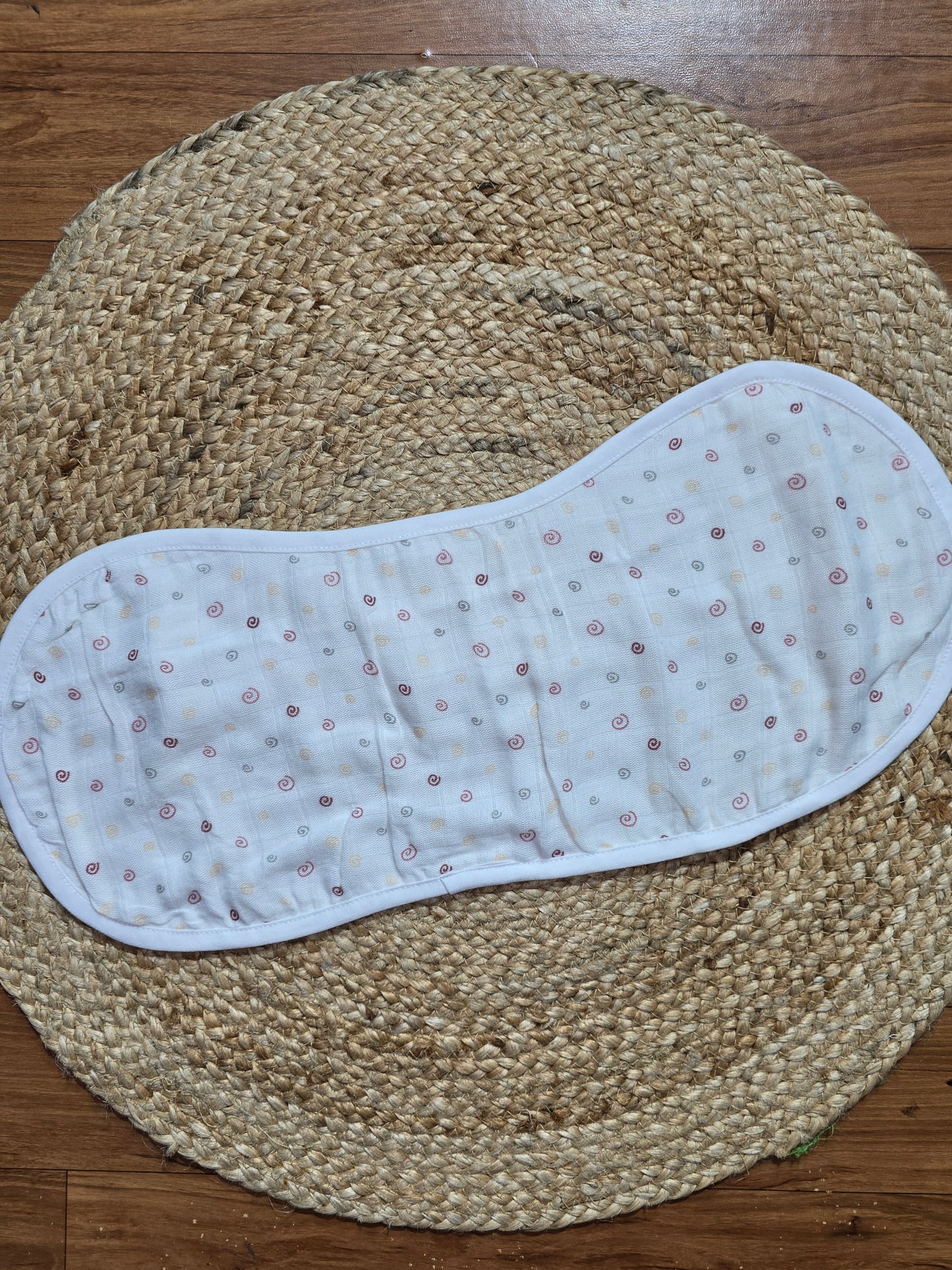 Baby's muslin cotton burp cloth - jalebi