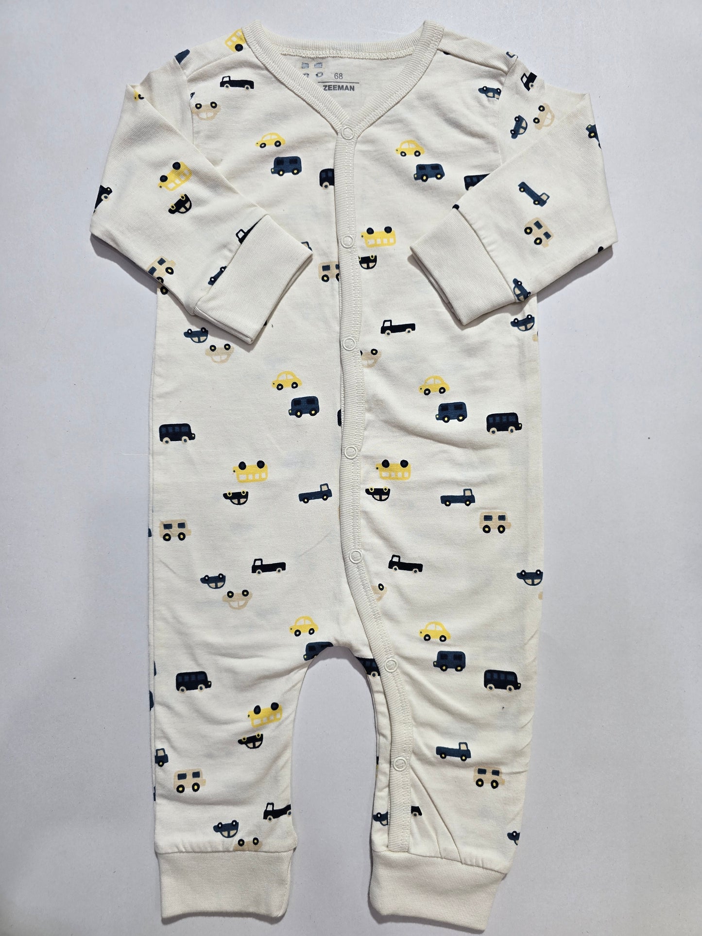 Baby's jumpsuit/sleepsuit - car