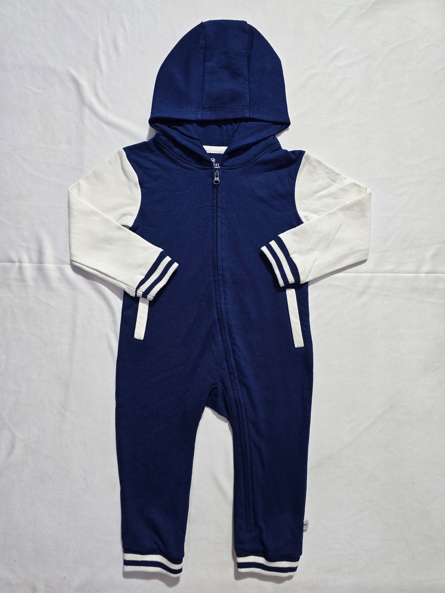 baby's jumpsuit/sleepsuit - nevy