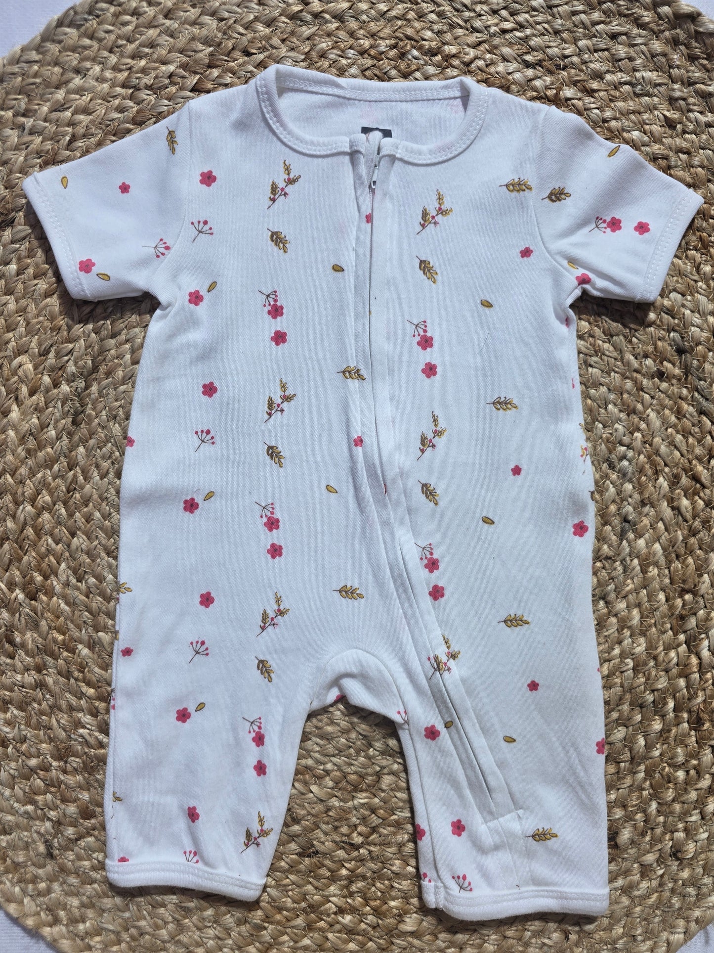 baby's half jumpsuit - white pink