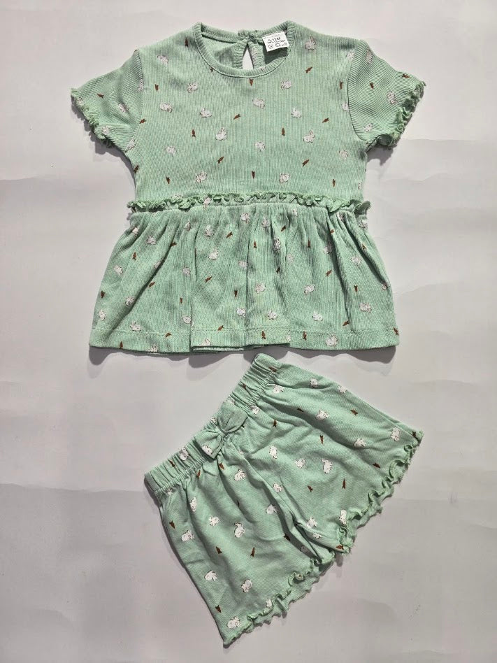 Baby's shorts set - green