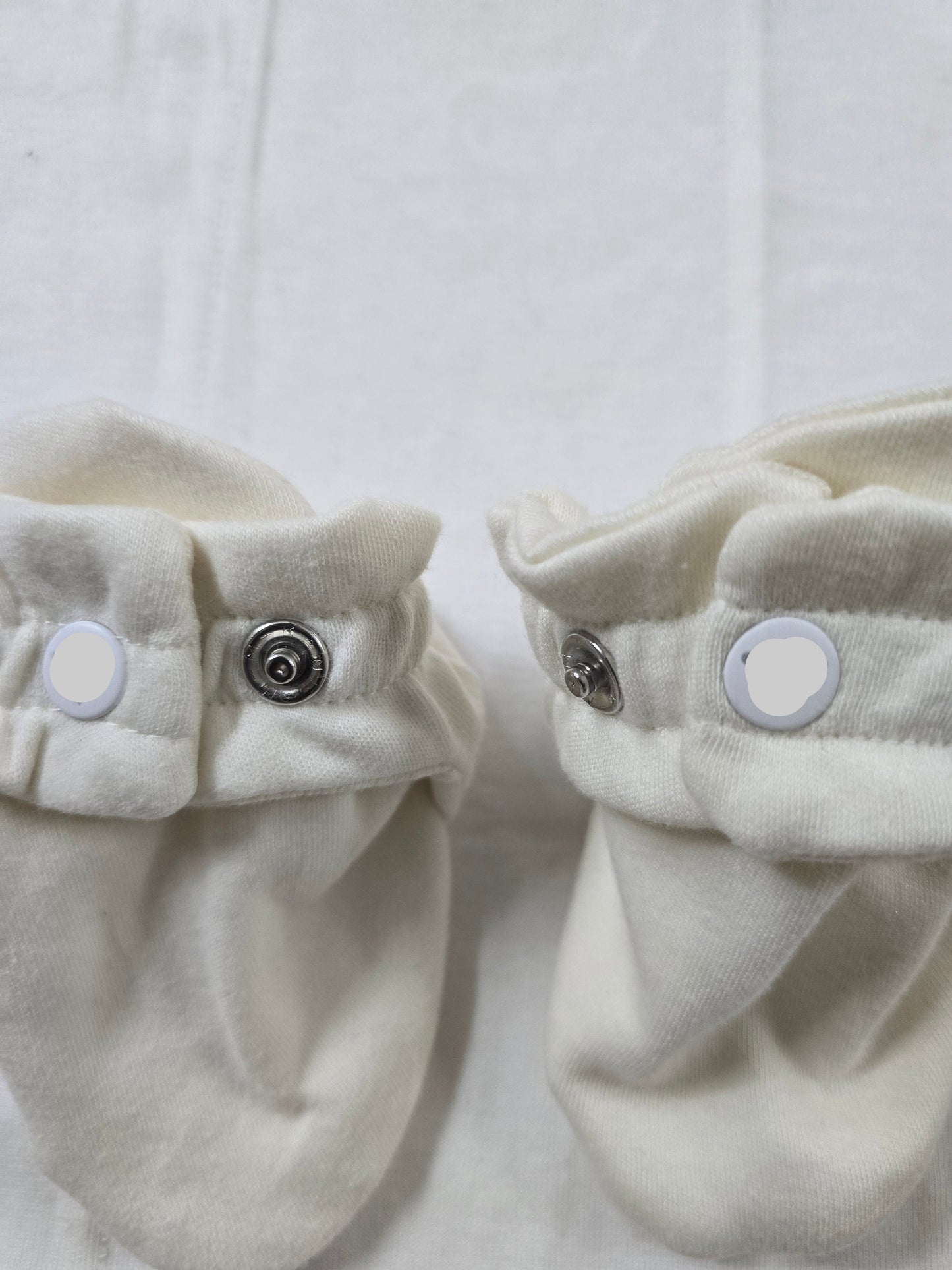 Baby's booties – beige