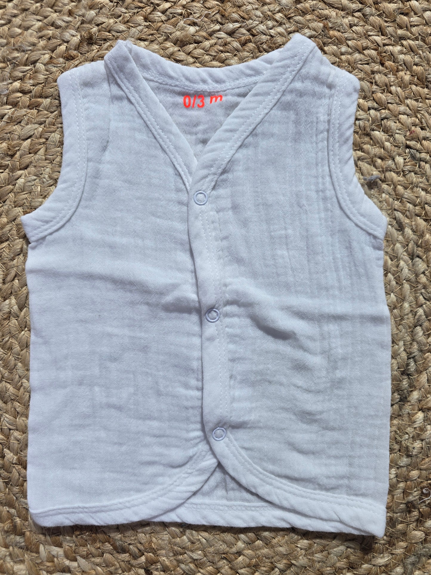 Baby's muslin jabla button - white