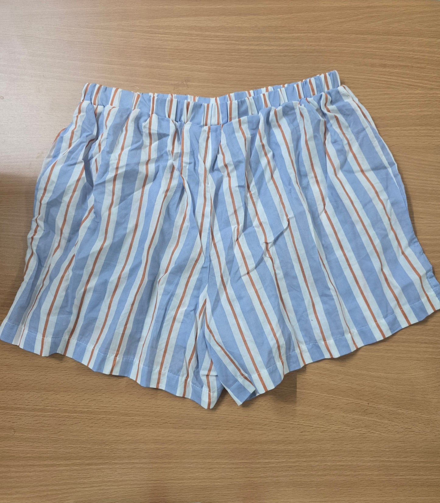 Women's shorts - b/o stripe