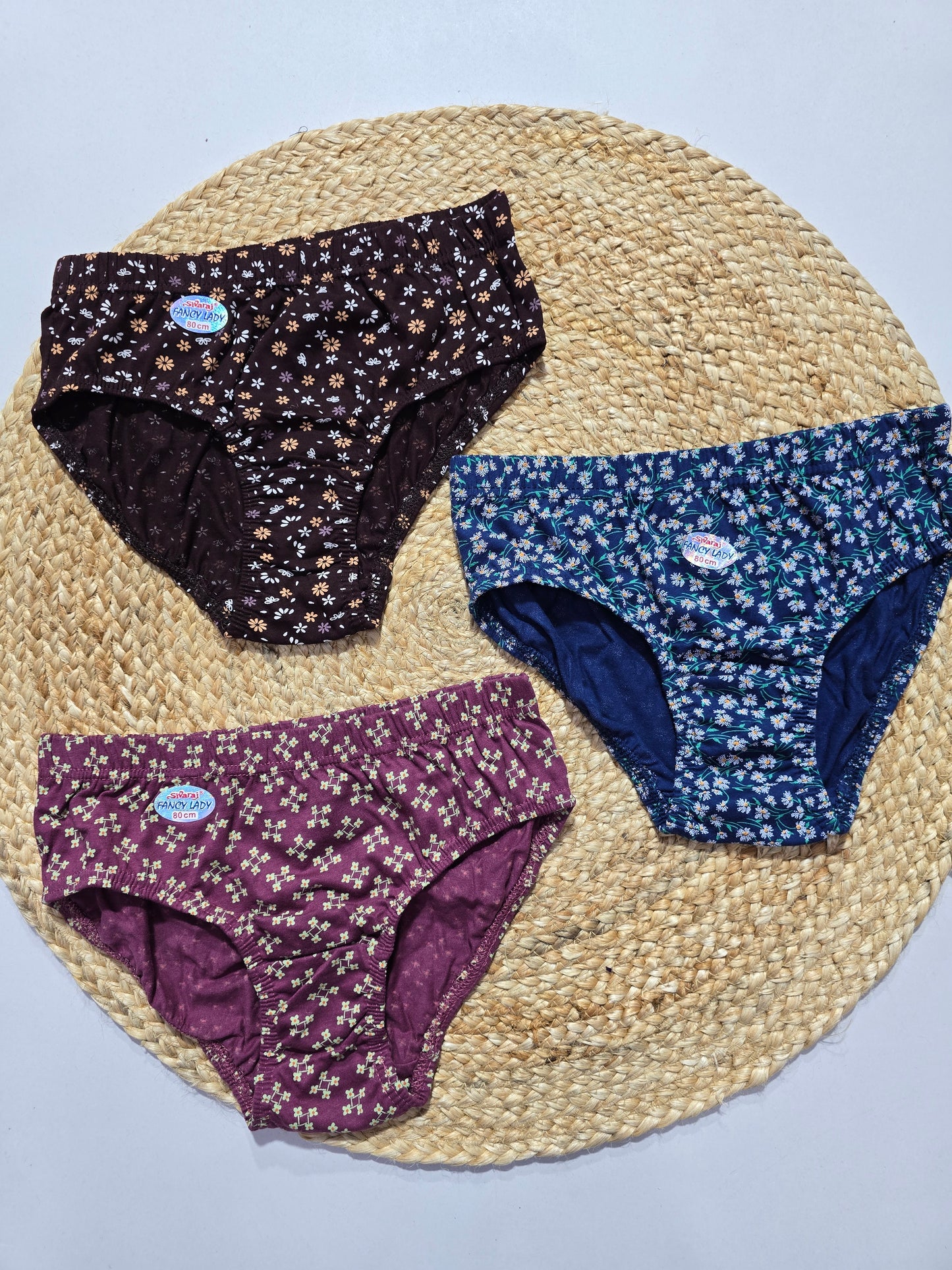 Women's panties (Pack of 3)a
