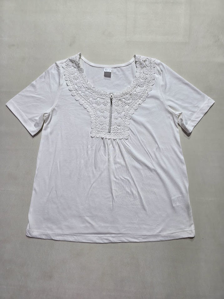 Women's top with lace and zipper