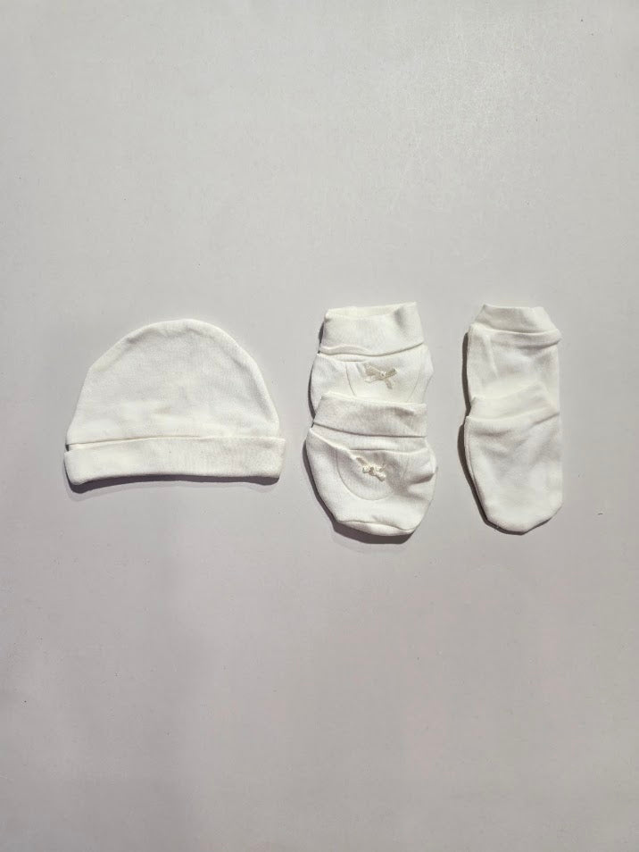 newborn cap, shoe and glous