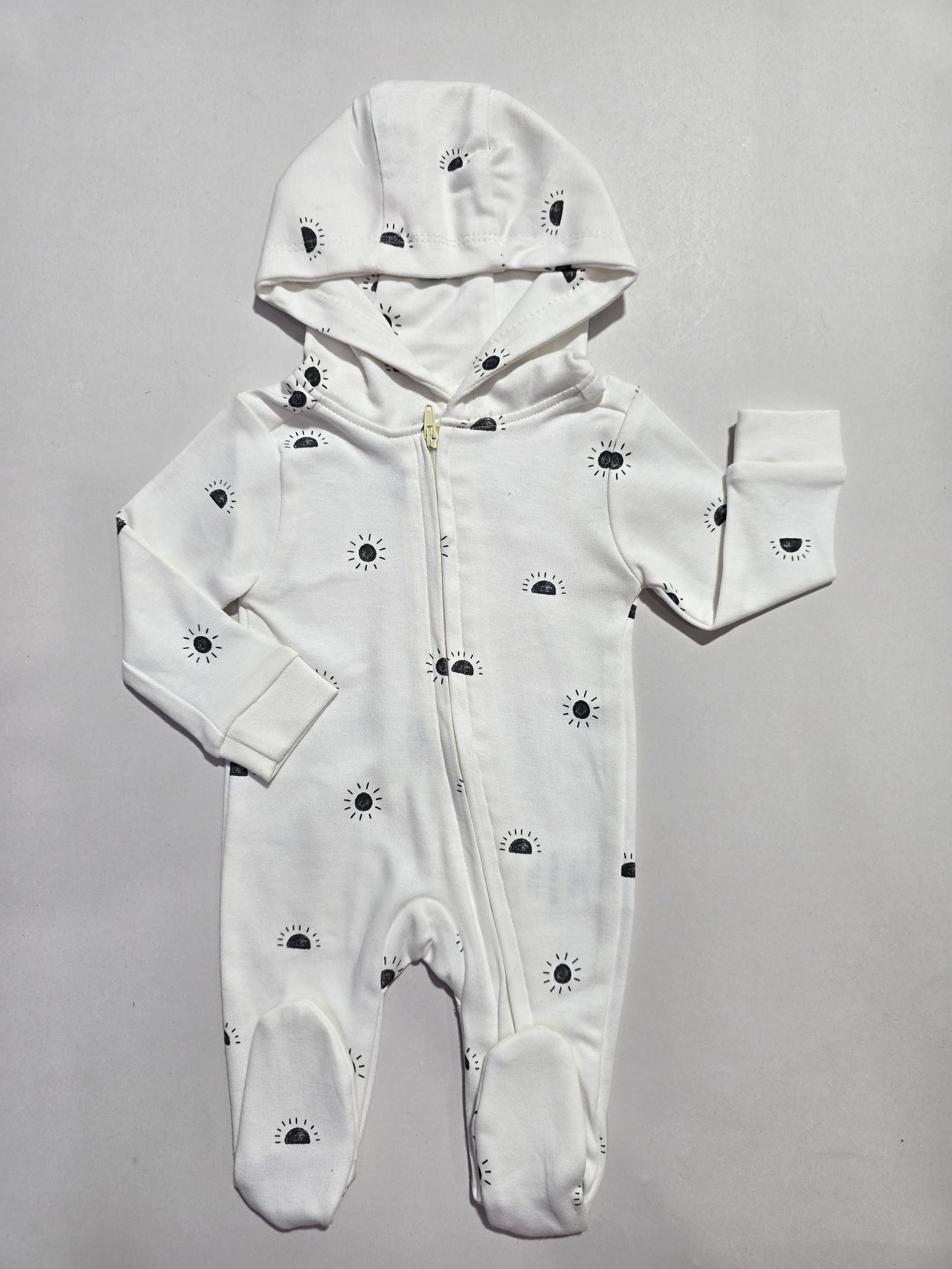 Baby's jumpsuit with hoodie