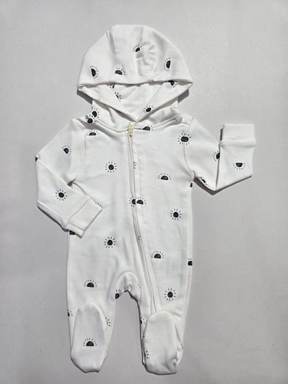 Baby's jumpsuit with hoodie