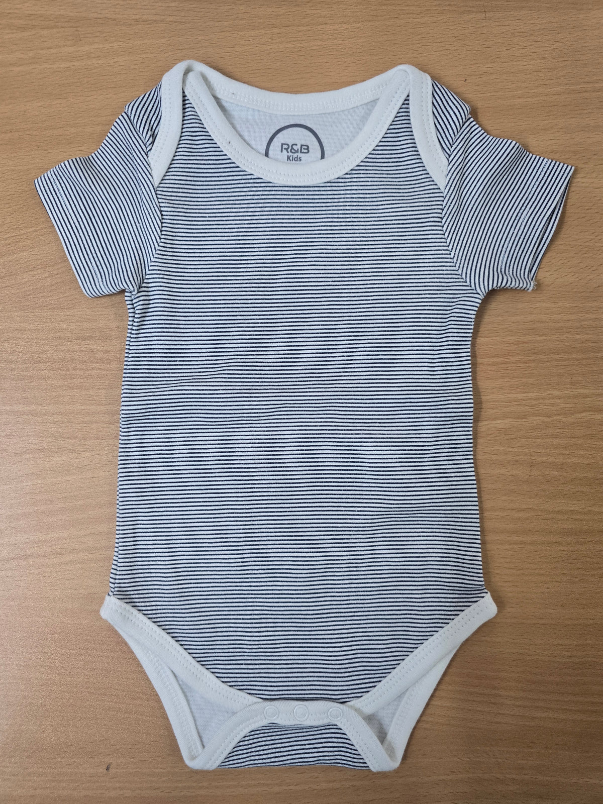Baby's rompers - White black striped
