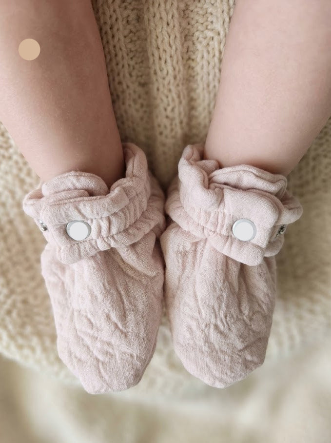 Baby's booties – pastel pink