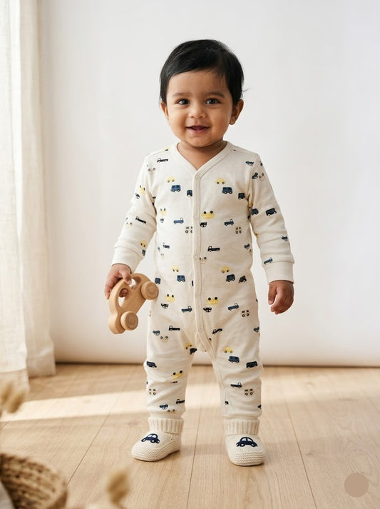 Baby's jumpsuit/sleepsuit - car