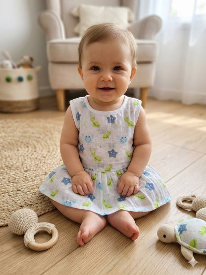 Baby's muslin frock button -Tortoises