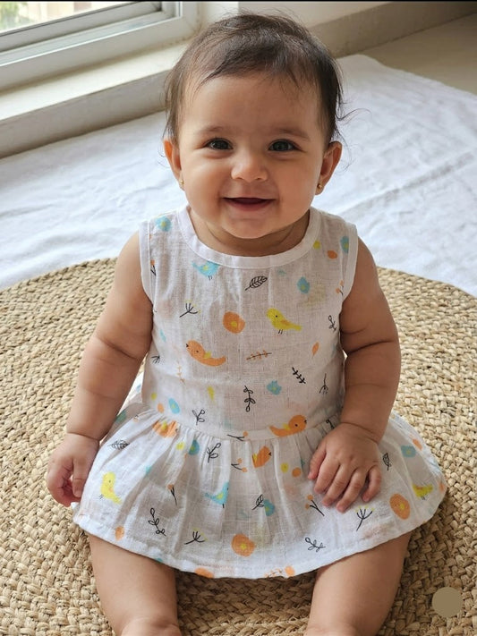 Baby's muslin frock button - Bird