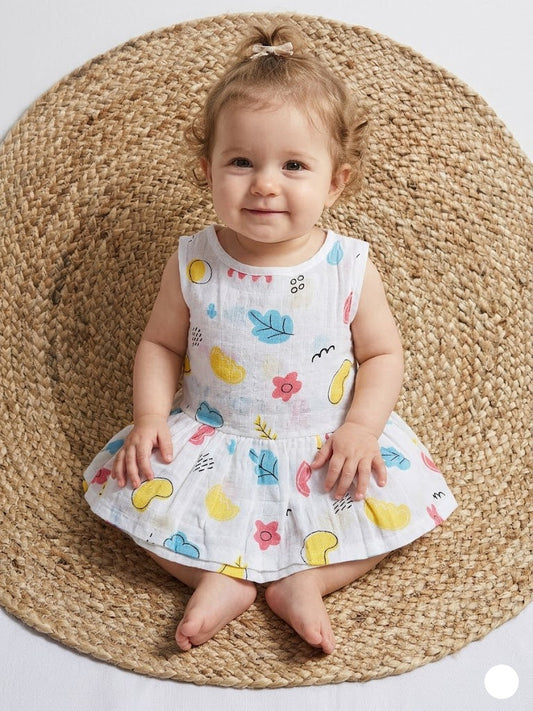 Baby's muslin frock button - Leaf