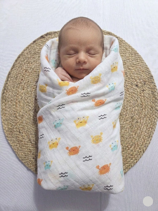 Baby's muslin swaddle - Crab