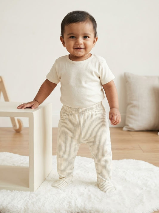 Baby's pants with attached shoe - beige line