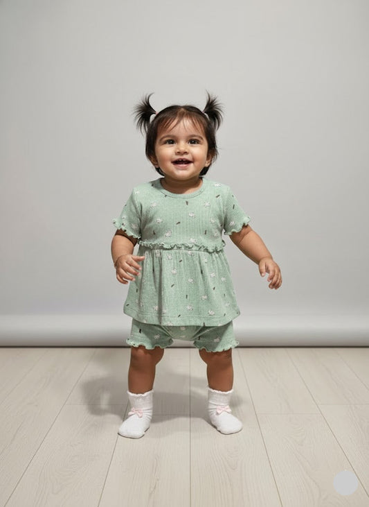 Baby's shorts set - green