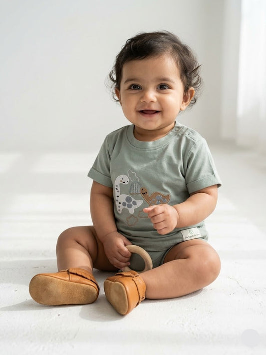 Baby's t-shirt - green dino