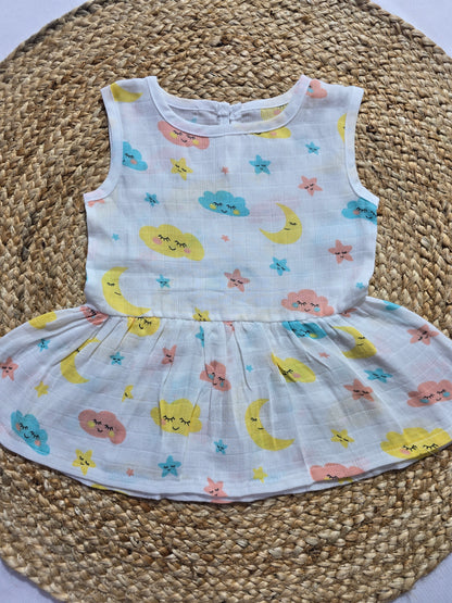 Baby's muslin frock button - Cloud