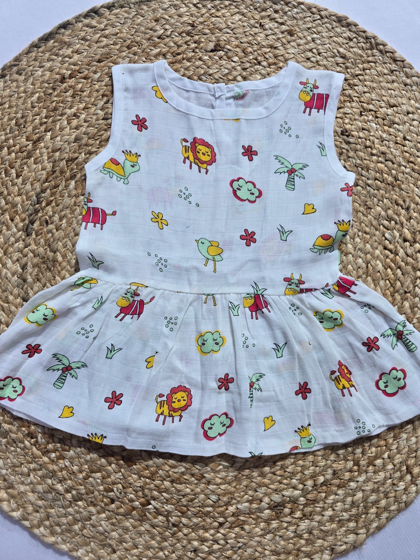 Baby's muslin frock button - Coconut tree