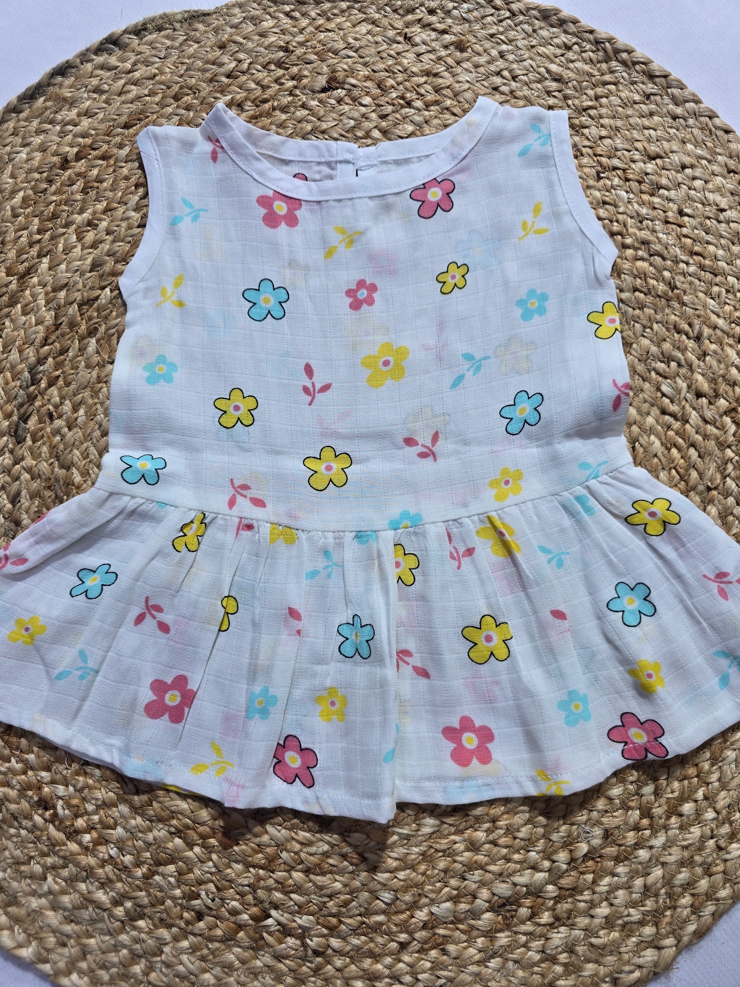 Baby's muslin frock button - Flower