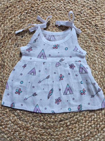 Baby's muslin frock knot -Arrow