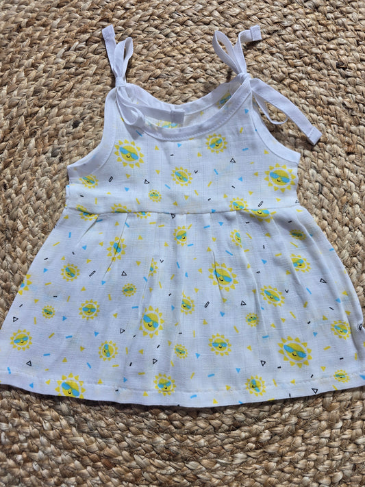 Baby's muslin frock knot - Sun