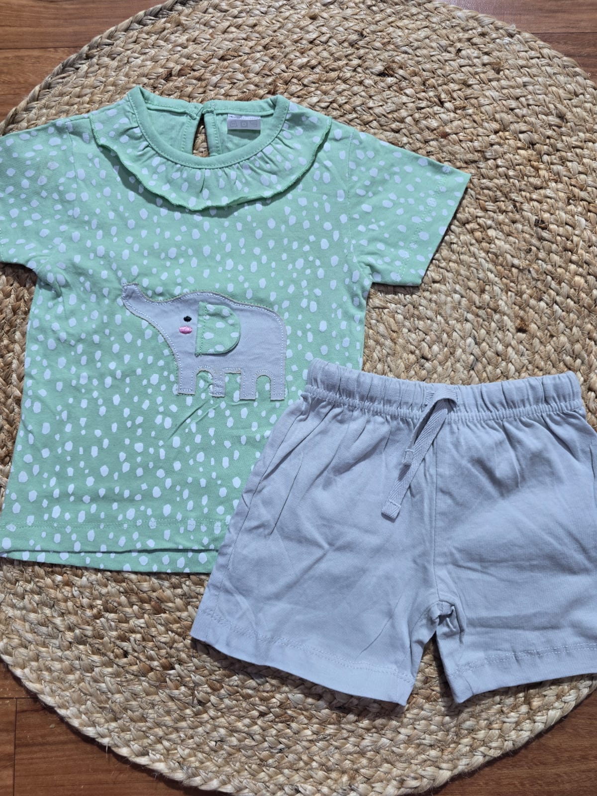 Baby's shorts set - Green elephant