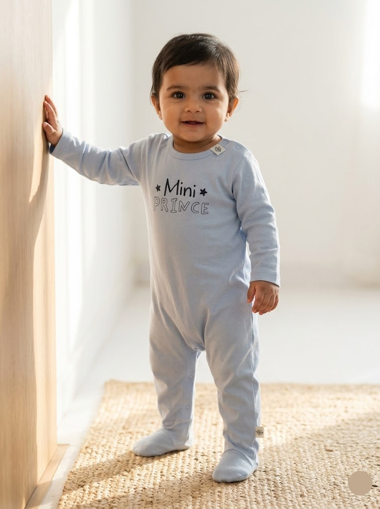 baby's jumpsuit/sleepsuit with shoe - mini