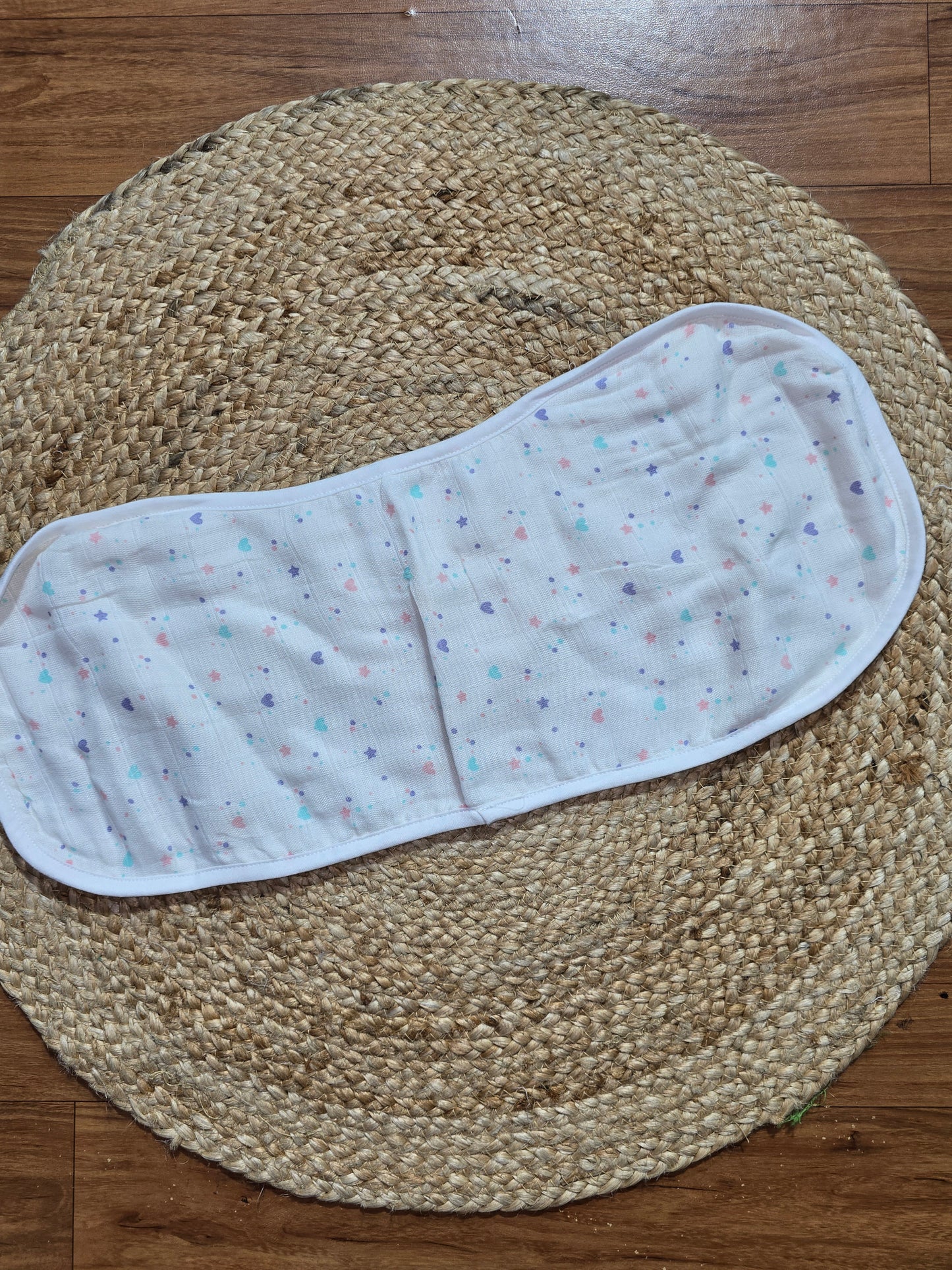 Baby's muslin cotton burp cloth - hearts