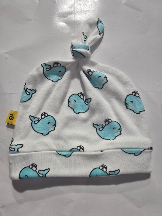 Baby's cap - knot whale