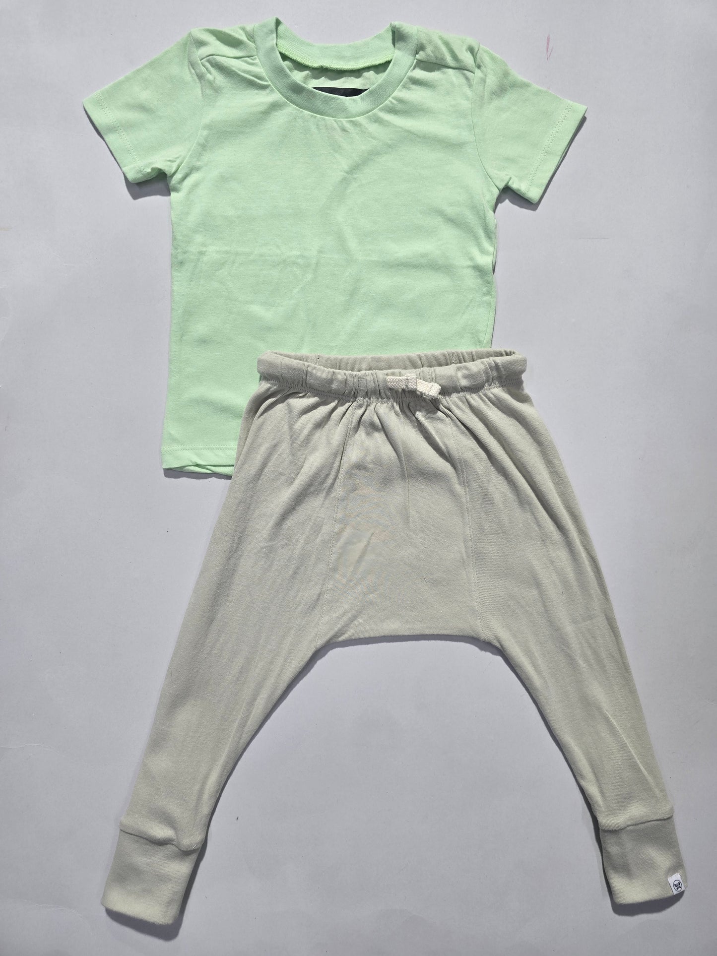 Baby's diaper pant set - green