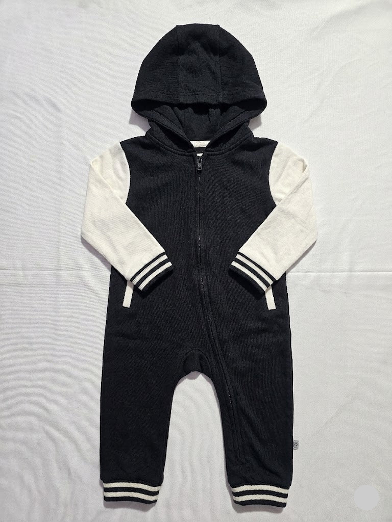 baby's jumpsuit/sleepsuit - black