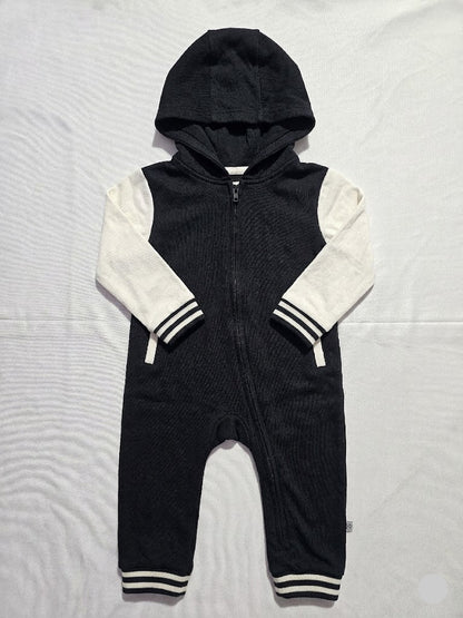baby's jumpsuit/sleepsuit - black