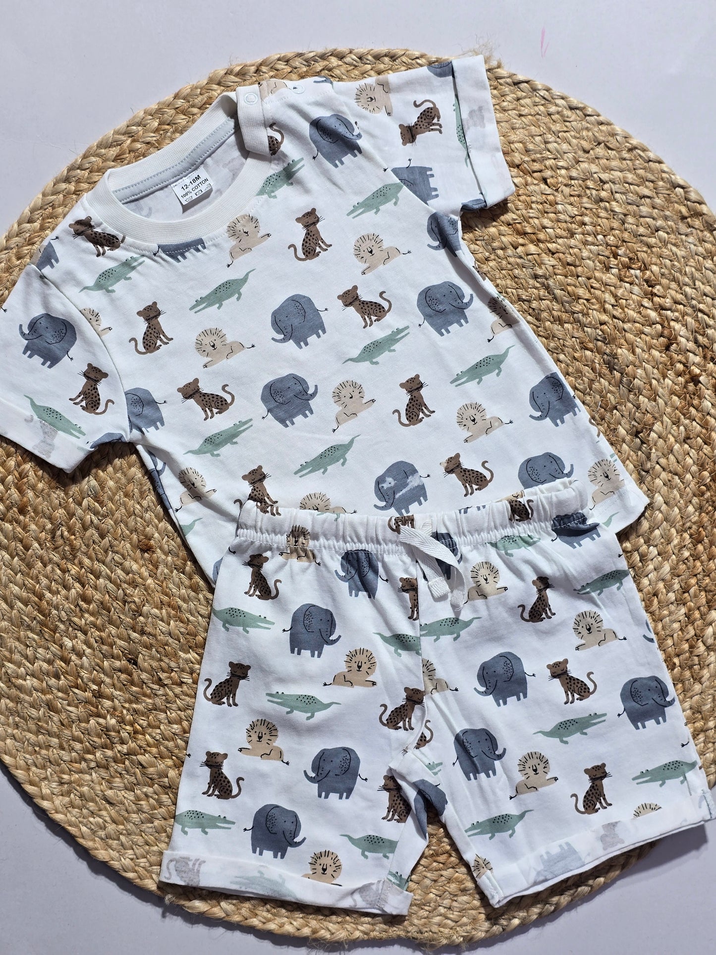 Baby's shorts set - wild animals