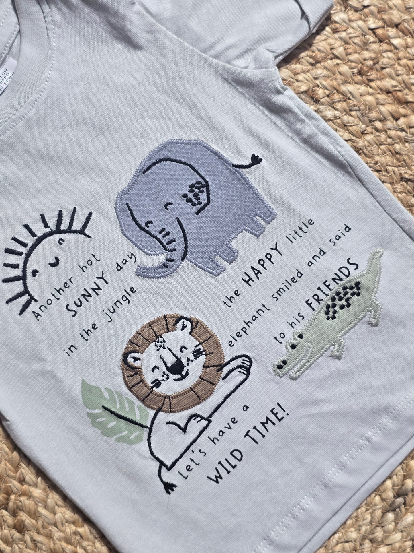 Baby's shorts set - ele/lion