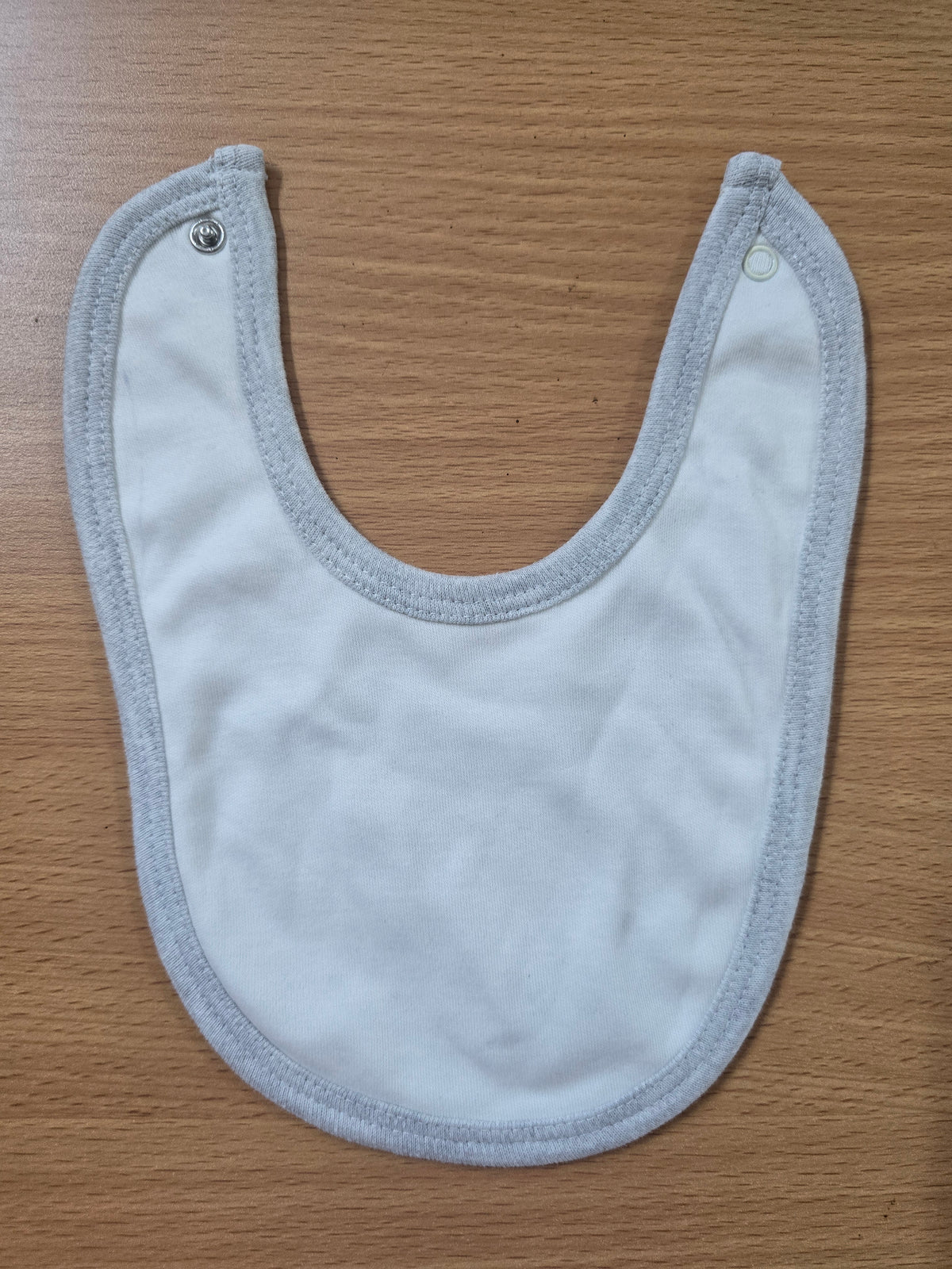 Baby's bibs - white