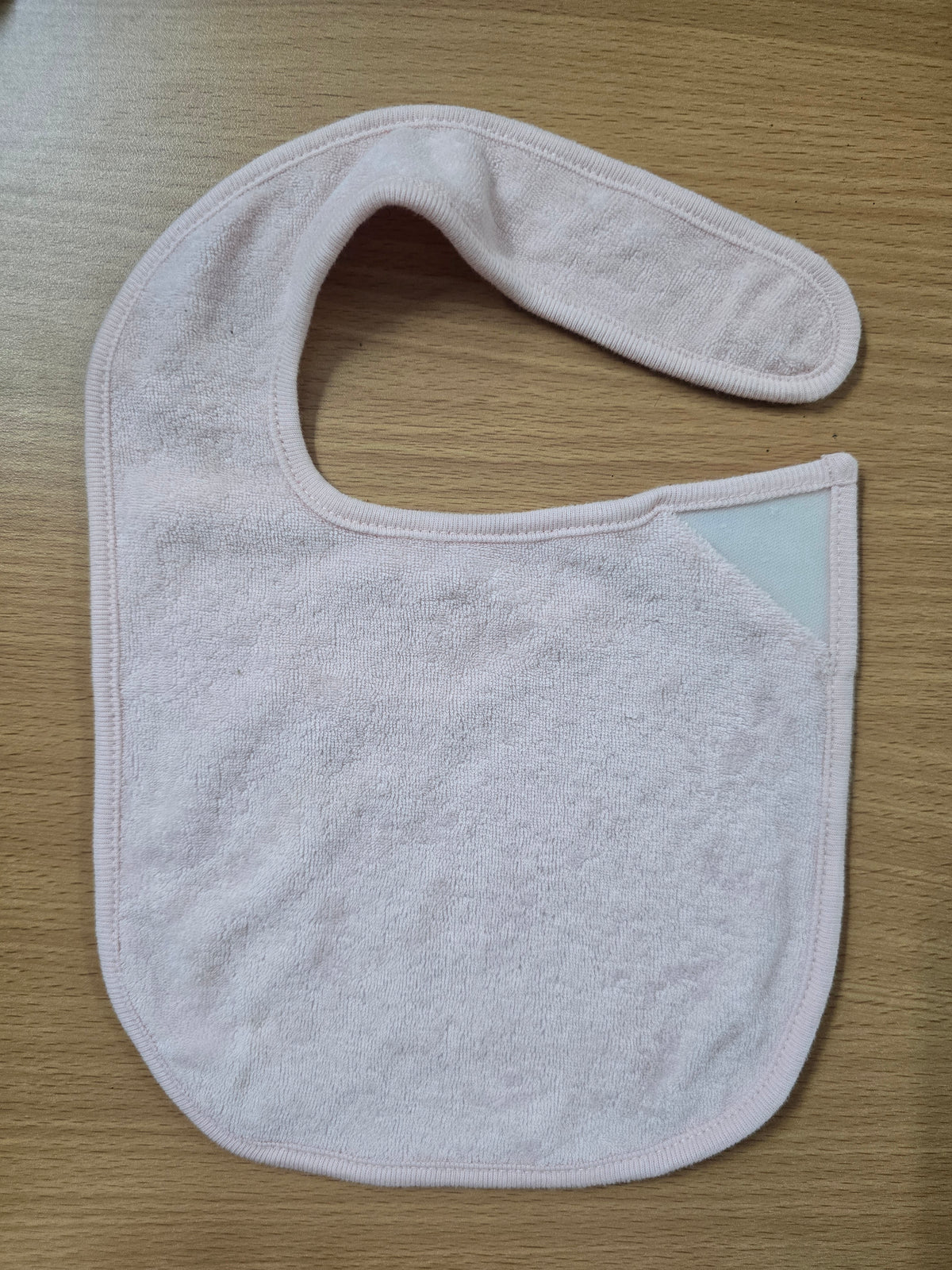 Baby's bibs - fluffy pink