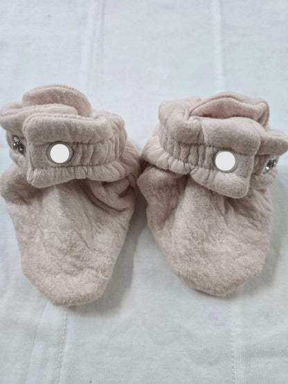 Baby's booties – pastel pink