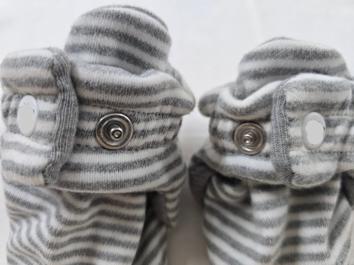 Baby's booties – stripe grey